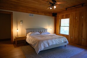 9 habitaciones, tabla de planchar con plancha, cuna de viaje y wifi 