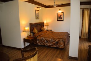 Quarto (Himalayan View) | Ferros/tábuas de passar roupa, Wi-Fi de cortesia