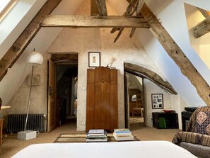 3 Schlafzimmer, Schreibtisch, Bügeleisen/Bügelbrett, WLAN