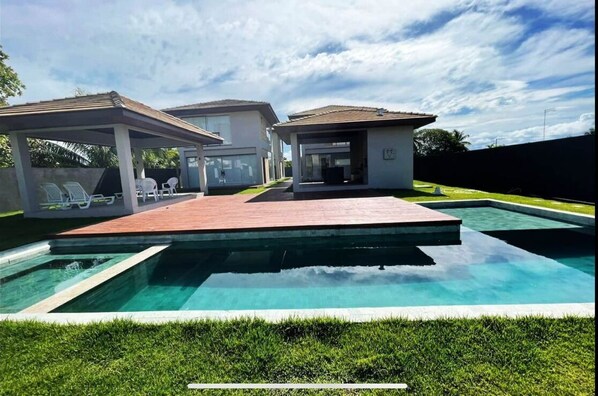 Piscina externa