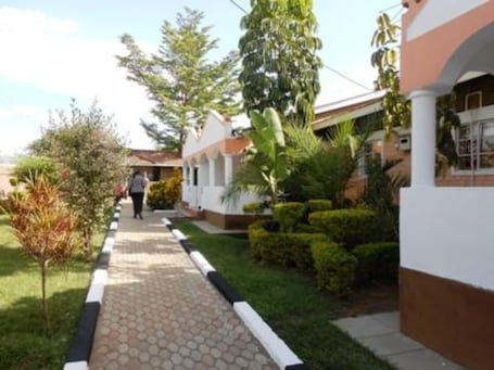 Property grounds. Sunrise Gardens hotel