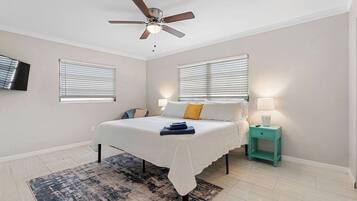 2 slaapkamers, een strijkplank/strijkijzer, wifi, beddengoed