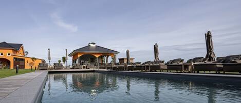 Außenpool (je nach Saison geöffnet)