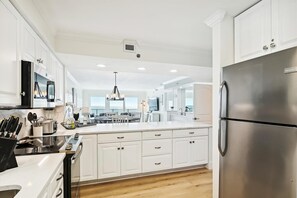 Appart'hôtel, 3 chambres | Cuisine privée | Réfrigérateur, cafetière/bouilloire, grille-pain, blender