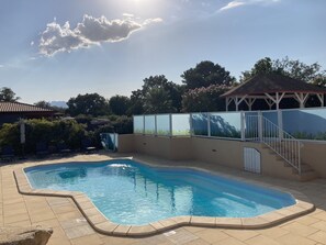 Piscine extérieure, piscine chauffée