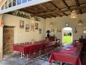 Outdoor dining