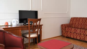 Superior-rum | Skrivbord, ljudisolering, strykjärn/strykbräda och gratis wi-fi