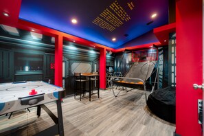 Spielezimmer