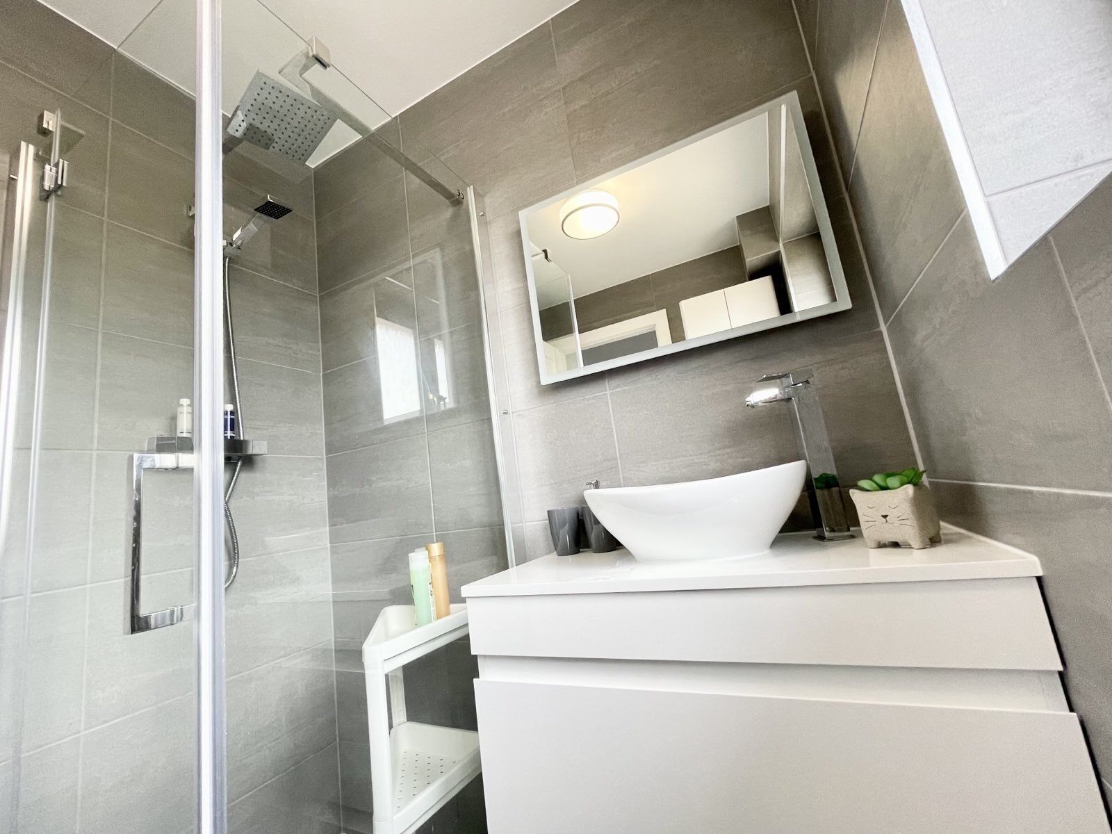 House | Bathroom | Shower, hair dryer, towels