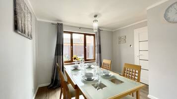 House | Private kitchen | Fridge, microwave, oven, stovetop