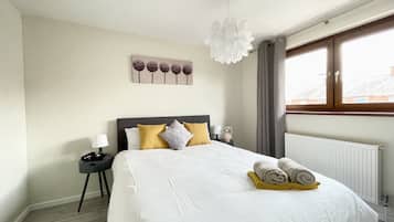 House | 3 bedrooms, iron/ironing board, free WiFi, bed sheets