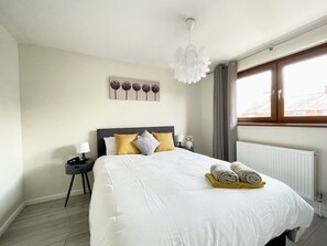 House | 3 bedrooms, iron/ironing board, free WiFi, bed sheets - Comfy 3-bedroom House in Worksop (Worksop)