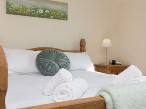 3 dormitorios, tabla de planchar con plancha, wifi gratis y ropa de cama