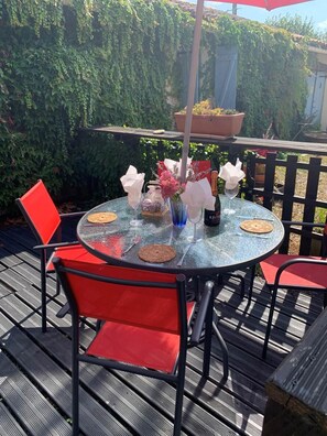 屋外ダイニングエリア