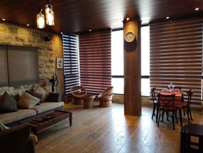 Smart TV, fireplace - Great views specially at sunset alot of trees Surrounding it (Mount Lebanon Governorate)