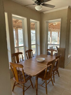 Dining - Farm House (Blue Ridge)