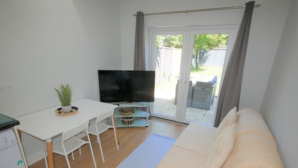 Living area - Lovely 1 Bedroom Flat Bournemouth Town Centre  (Boscombe)