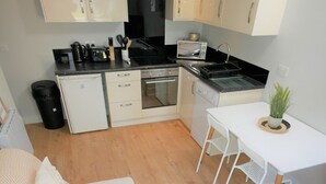 Private kitchen - Lovely 1 Bedroom Flat Bournemouth Town Centre  (Boscombe)