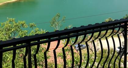 House on the lake Grandma Gio '