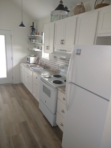 The Pelican at Magnolia Beach
