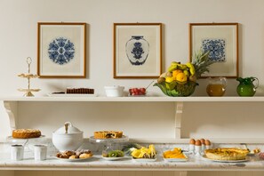 Free daily buffet breakfast  - Casa G. Firenze (Florence)
