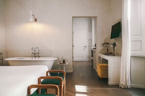 Superior-Zimmer | Minibar, Zimmersafe, Schreibtisch, Verdunkelungsvorhänge