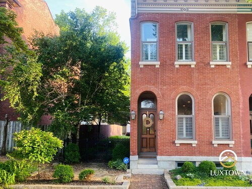 Elegant & Spacious 2BR Lafayette Square Home