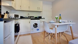 Private kitchen - Lovely 1 Bedroom Flat Bournemouth Town Centre  (Boscombe)