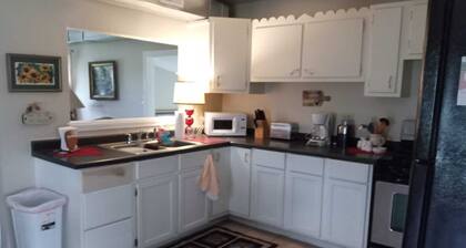 Peaceful Cottage on the Banks of the Wabash River!