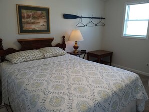 2 bedrooms, desk, free WiFi, bed sheets