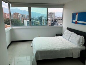 2 bedrooms, desk, iron/ironing board, free WiFi