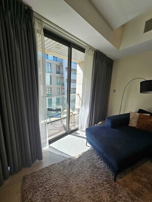 Deluxe Studio 1 | View from room - Luxury Furnished Apartment - Damac Tower (Amman)