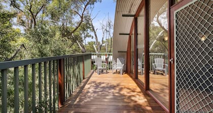 "Halls Gap Hideaway" hosted by Halls Gap Accommodation