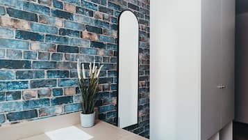 Economy Room | Blackout curtains, free WiFi, bed sheets