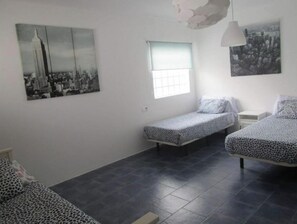 2 bedrooms, WiFi - House Sun and Sea Tias (Tías)
