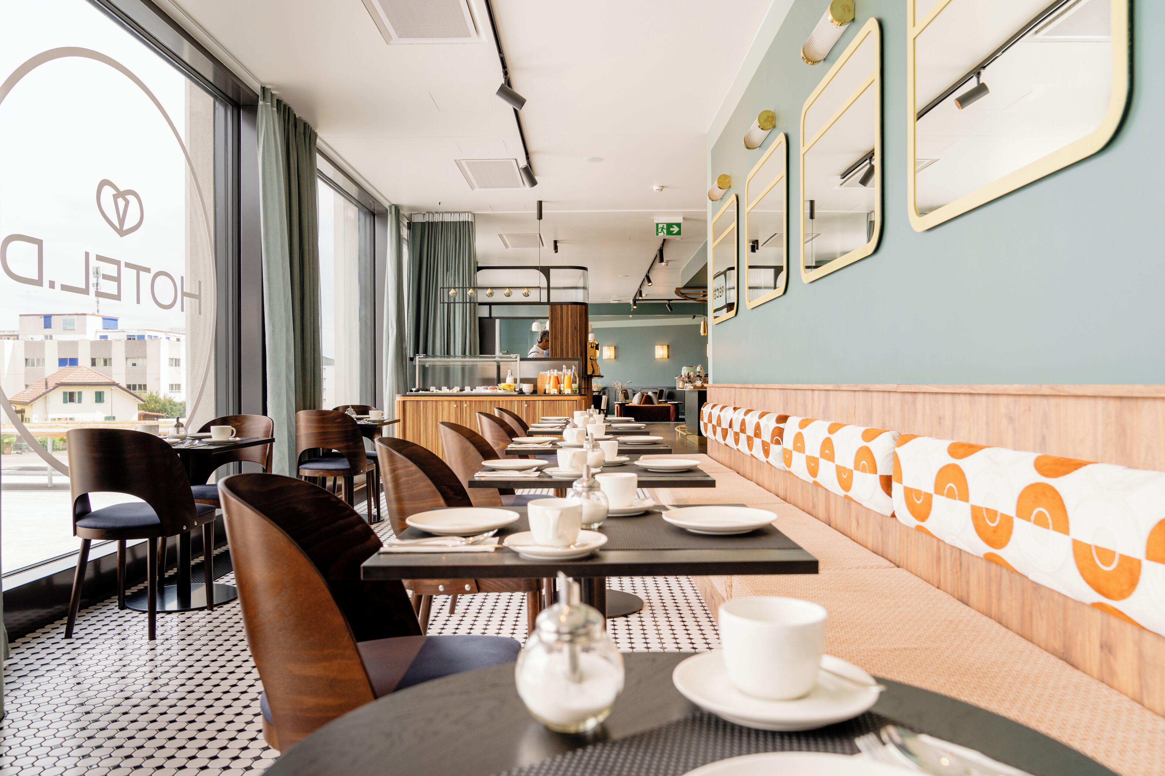 Tägliches Frühstücksbuffet (27 CHF pro Person)