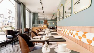 Daily buffet breakfast (CHF 27 per person)