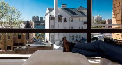 Elizabeth Bay Apmnt - Water Views & Free Parking