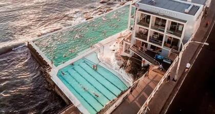 Bondi Beach Lux Apartment with Private Patio
