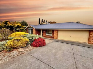 Exterior - Adelaide Hills 4 bed home near Hahndorf Mt Barker (Nairne)