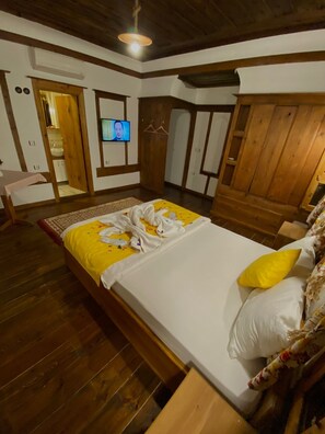 Desk, free WiFi, bed sheets - Bedirbey Konak Hotel (Safranbolu)