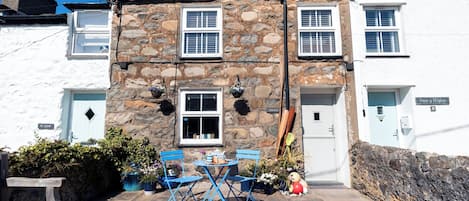 Cottage | Outdoor dining