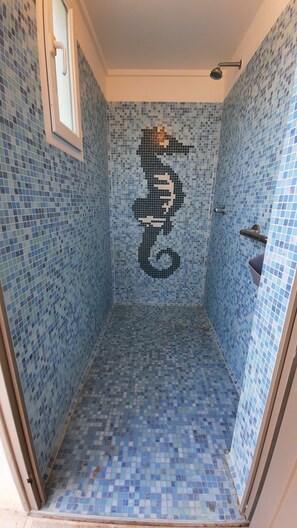 Bathtub