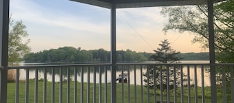 Large Lake Home - 15 min from South Haven