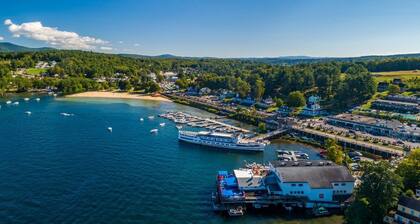 Lakefront Lodge sleeps 18 comfortably