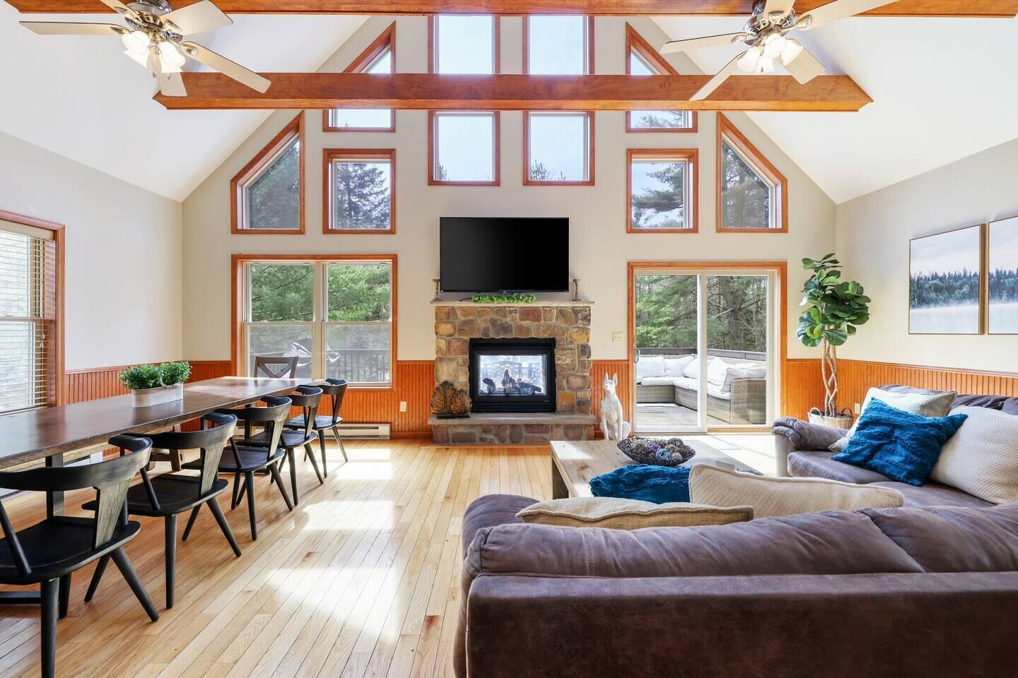 智能电视、壁炉、桌上足球