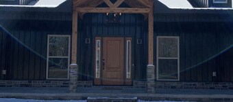 Cozy home close to Sugarloaf Marina