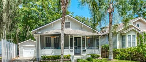 Bungalow (Happy Bungalow) | Exterior