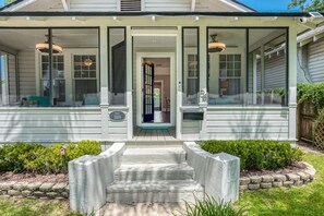 Bungalow (Happy Bungalow) | Exterior