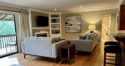 “The Cradle Cottage", 3 bed-2 bath, renovated condo a short walk to Pinehurst CC